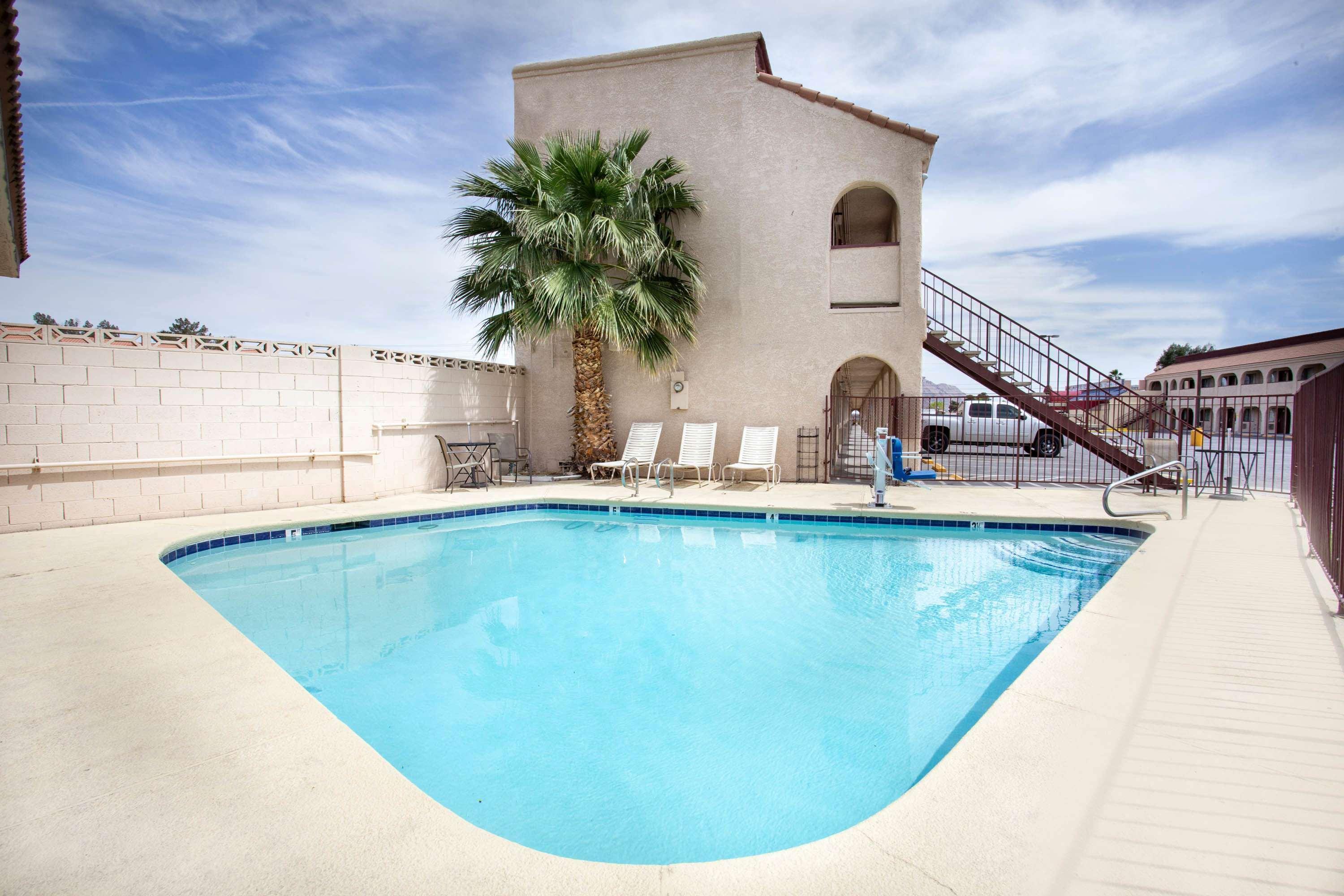Super 8 By Wyndham Las Vegas Nellis Afb Area Eksteriør billede
