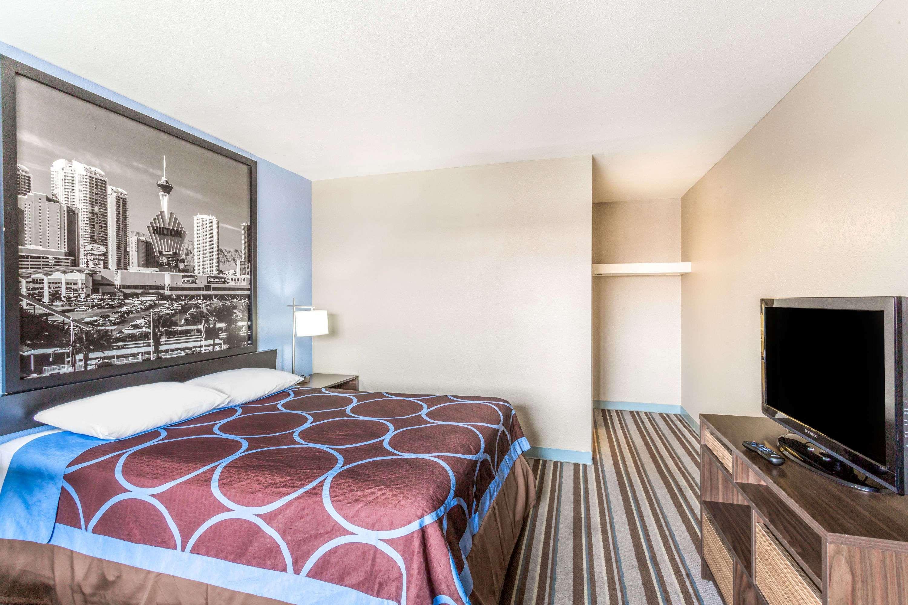 Super 8 By Wyndham Las Vegas Nellis Afb Area Eksteriør billede