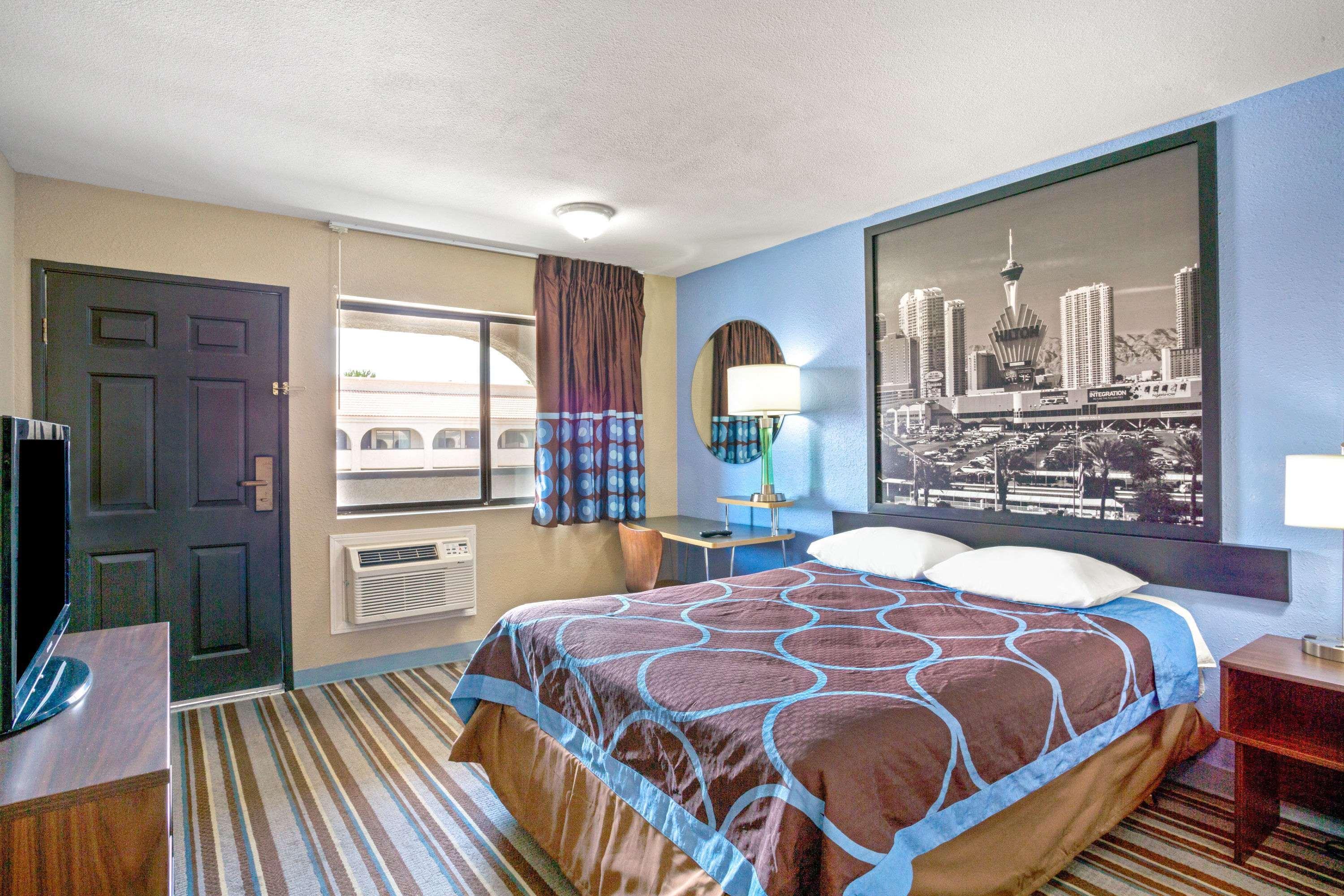 Super 8 By Wyndham Las Vegas Nellis Afb Area Eksteriør billede