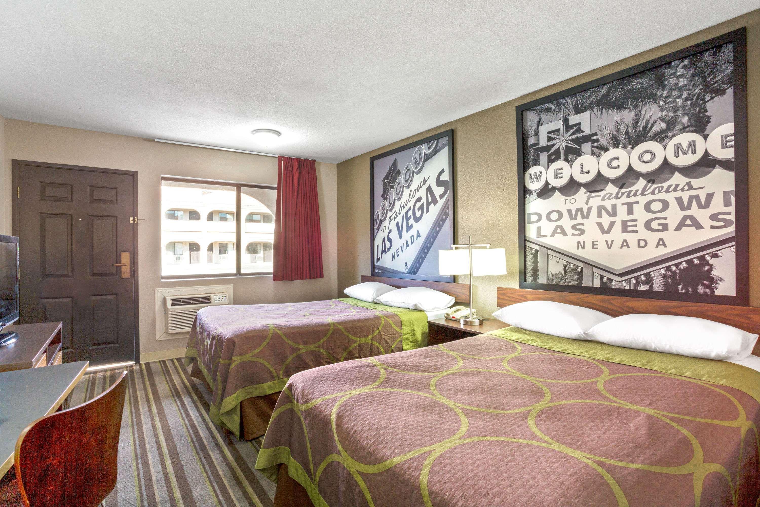 Super 8 By Wyndham Las Vegas Nellis Afb Area Eksteriør billede